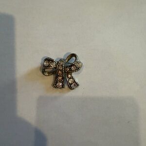 Elegant Silver Bow Brooch